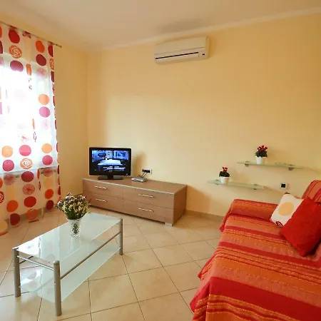 Jelka By Interhome Ferienhaus *